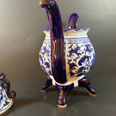 LOT 245: Set of 2 Bombay Blue Porcelain Lidded Urn with Handles