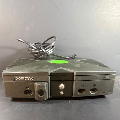 LOT 2: Original Xbox Game Console