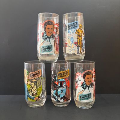 LOT 88: Vintage 1980 Star Wars the Empire Strikes Back Burger King Glasses - Set of 5