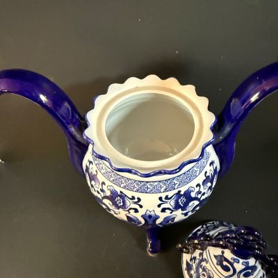LOT 245: Set of 2 Bombay Blue Porcelain Lidded Urn with Handles