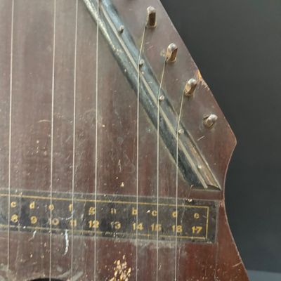 LOT 111: Vintage American Zithern Musical Instrument