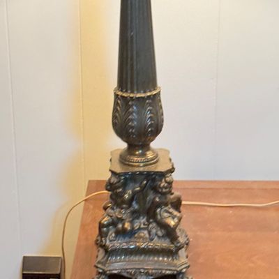 LOT 184: Vintage Metal Table Lamp with Cherubs