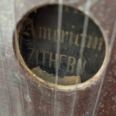 LOT 111: Vintage American Zithern Musical Instrument