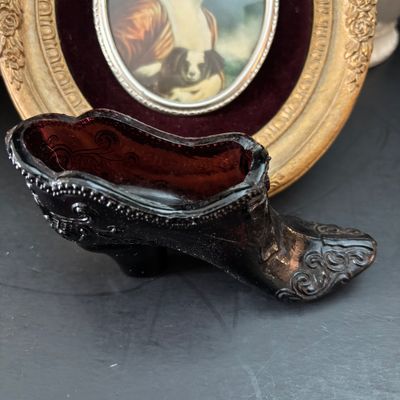 LOT 117: Vintage A. Cameo Creations Lady Hamilton & Master Lambton, Amethyst Glass Shoe, Vintage Jardiniere & More