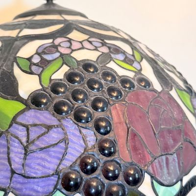 LOT 177: Tiffany Style Floral Stain Glass Table Lamp