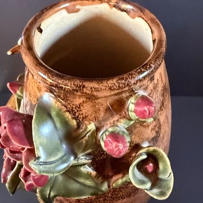 LOT 186: Large Ceramic Vase with Flowers and a Bird