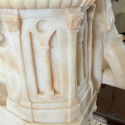 LOT 171: Vintage Carved Alabaster Romeo and Juliet Figural Table Lamp