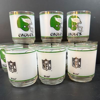 LOT 267: Collection of 10 Philadelphia Eagles Football Mobil Oil Souvenir Drinking Glasses