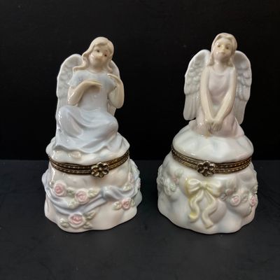 LOT 93: Antique Reflection by I. Godinger & Co. Porcelain Butterfly Basket, Lenox Masterpiece Collection Vase, Pedestal Urn Vases,...