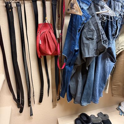 Sale Photo Thumbnail #5: - Sizes vary

NO CHERRY PICKING or taking ONLY the items you want and leaving the rest or you will be banned! Please arrive with enough time to load. Bring boxes/any tools to assemble /dolly/people to help load/etc.
- Questions? Call Candice at (918)346-2