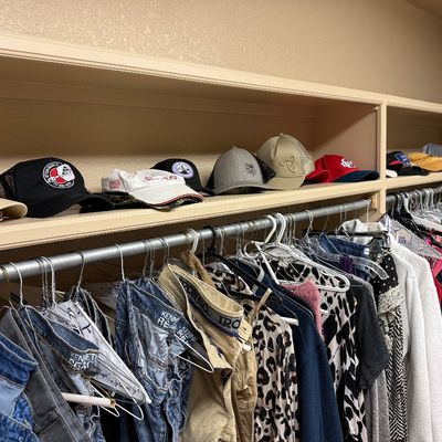 Sale Photo Thumbnail #7: - Sizes vary

NO CHERRY PICKING or taking ONLY the items you want and leaving the rest or you will be banned! Please arrive with enough time to load. Bring boxes/any tools to assemble /dolly/people to help load/etc.
- Questions? Call Candice at (918)346-2