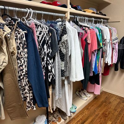 Sale Photo Thumbnail #6: - Sizes vary

NO CHERRY PICKING or taking ONLY the items you want and leaving the rest or you will be banned! Please arrive with enough time to load. Bring boxes/any tools to assemble /dolly/people to help load/etc.
- Questions? Call Candice at (918)346-2