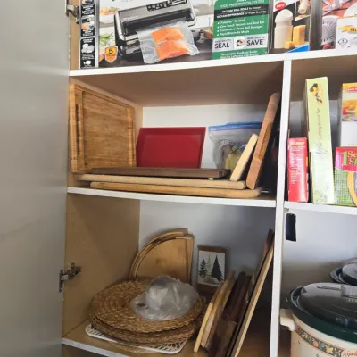 Sale Photo Thumbnail #191: Assorted kitchen organization and food prep lot with foodsaver
