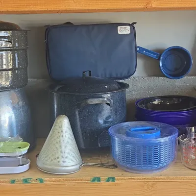Sale Photo Thumbnail #74: Pyrex portables insulated carrying case