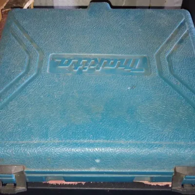 Sale Photo Thumbnail #520: Makita d v cordless drill set second image