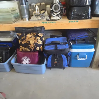 Sale Photo Thumbnail #40: Assorted vintage coolers and insulated bags