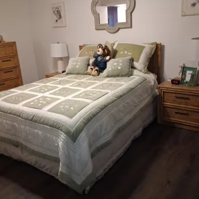 Sale Photo Thumbnail #472: Rattan bedroom suite second image