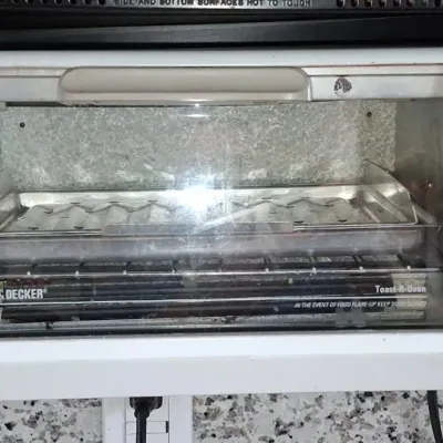 Sale Photo Thumbnail #198: Black decker spacemaker toast r oven under cabinet toaster oven