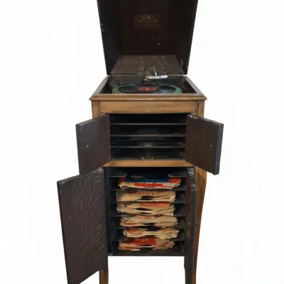 Sale Photo Thumbnail #484: Victrola vv xi floor model phonograph second image