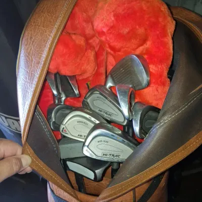 Sale Photo Thumbnail #557: Hi trac mid size golf club set with bag and cart third image