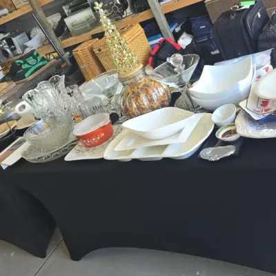 Sale Photo Thumbnail #355: Estate sale kitchenware assortment