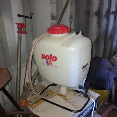Sale Photo Thumbnail #527: Solo backpack sprayer tank