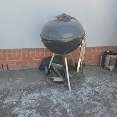 Sale Photo Thumbnail #240: Vintage weber kettle charcoal grill