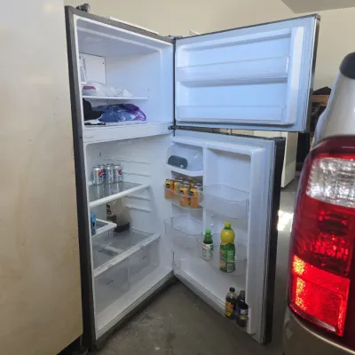 Sale Photo Thumbnail #370: Kenmore top freezer refrigerator model second image