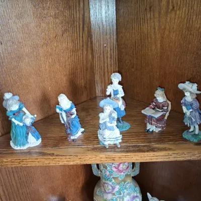 Sale Photo Thumbnail #137: Maud humphrey bogart figurines collection