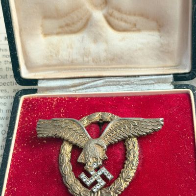 Sale Photo Thumbnail #251: WWII German Luftwaffe Pilots Badge with Diamonds