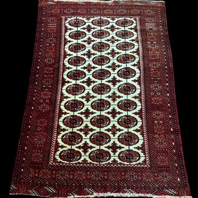 Sale Photo Thumbnail #308: Vintage Oriental Eastern Style Carpet