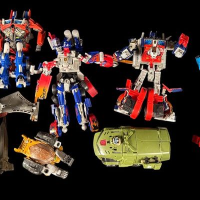 Sale Photo Thumbnail #205: Transformers Figure Lot
