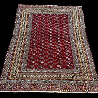 Sale Photo Thumbnail #305: Vintage Oriental Eastern Style Carpet