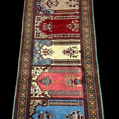 Sale Photo Thumbnail #311: Vintage Oriental Eastern Style Carpet