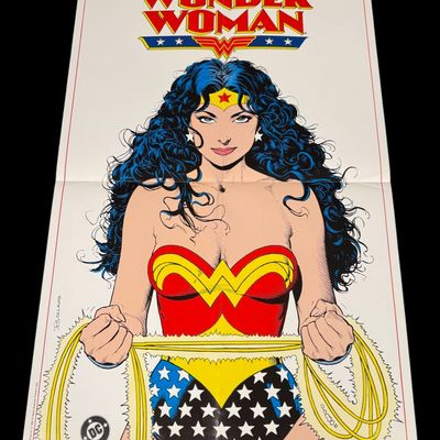 Sale Photo Thumbnail #181: DC Comics Wonder Woman Promotional Poster
