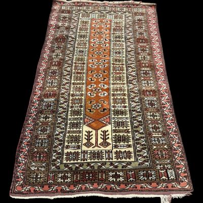 Sale Photo Thumbnail #313: Vintage Oriental Eastern Style Carpet