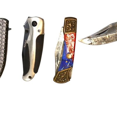 Sale Photo Thumbnail #279: 5 folding pocket knives
