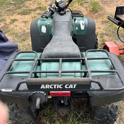 2000 Arctic Cat ATV 400
Needs some luv!
