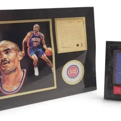 Sale Photo Thumbnail #62: Grant Hill Basketball Memorabilia Lot of 2 – KRS Limited Edition Art Print & Collectible Display