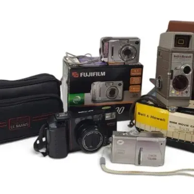 Sale Photo Thumbnail #67: 4 Vintage Cameras – Fujifilm FinePix A500, Olympus, Minolta & Bell & Howell Collection