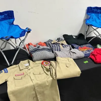 CJ184 Boy’s Miscellaneous Clothing Lot with Tot Camping Chairs