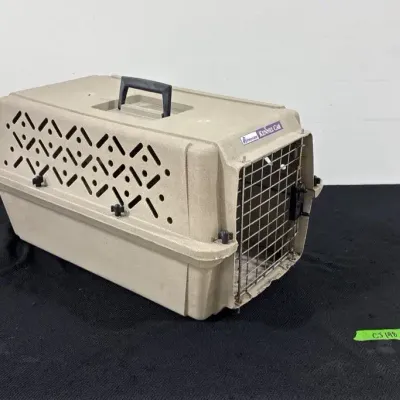 CJ198 Petmate Kennel Cab Carrier For Small Dog Or Cat 