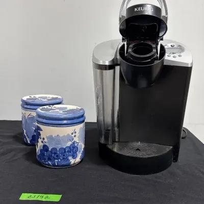 CJ152 Keurig Coffee Maker And Blue And White Porcelain Jars
