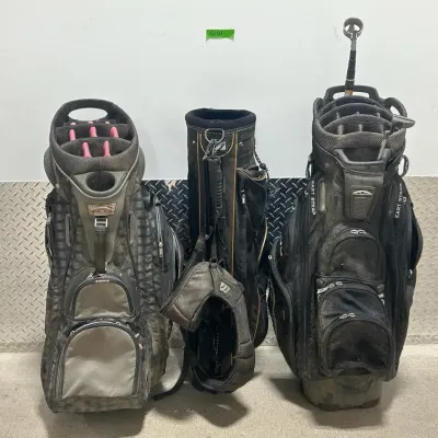 CJ121 Multiple Golf Bags And Clubs