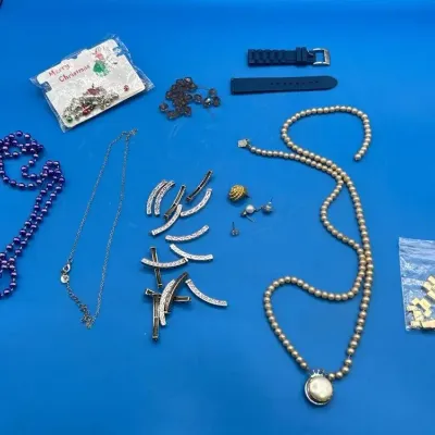 CJ245 Broken Pieces- Costume Jewelry