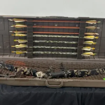 CJ145 Archery Set In Case With Bow And Arrows