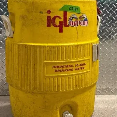CJ197 Industrial Igloo 10 Gallon #2