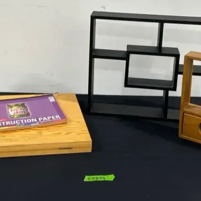 CJ274 Display Cabinets And Art Set