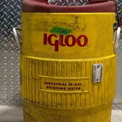 CJ193 Industrial 10 Gallon Igloo #1