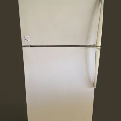 Working Garage Refrigerator/Freezer with Icemaker